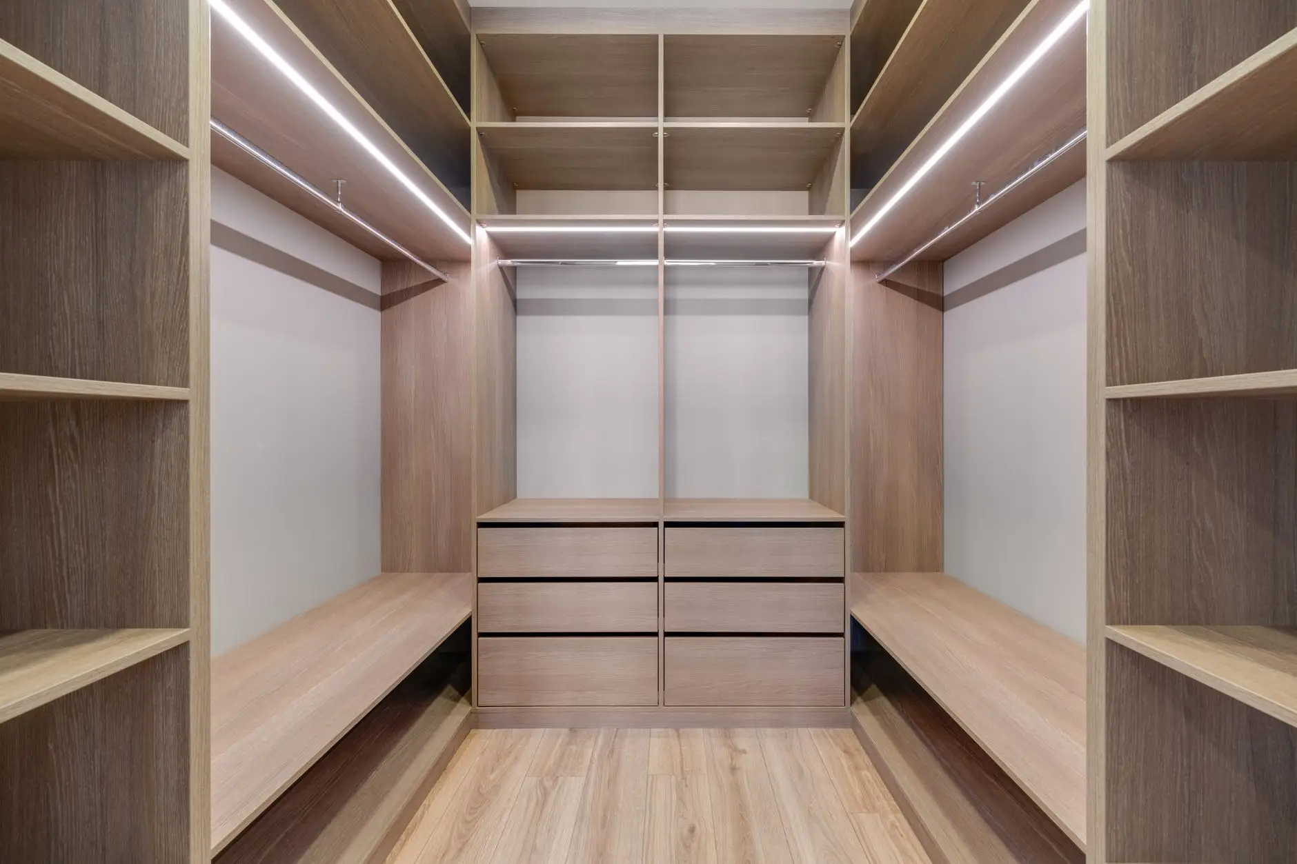 美睫产品安全温和性评估：孕妇适用标准与低敏测试要点解析