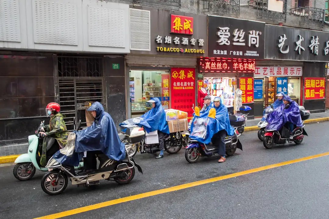美睫产品安全温和性技术解析：低敏测试标准与敏感人群适配方案