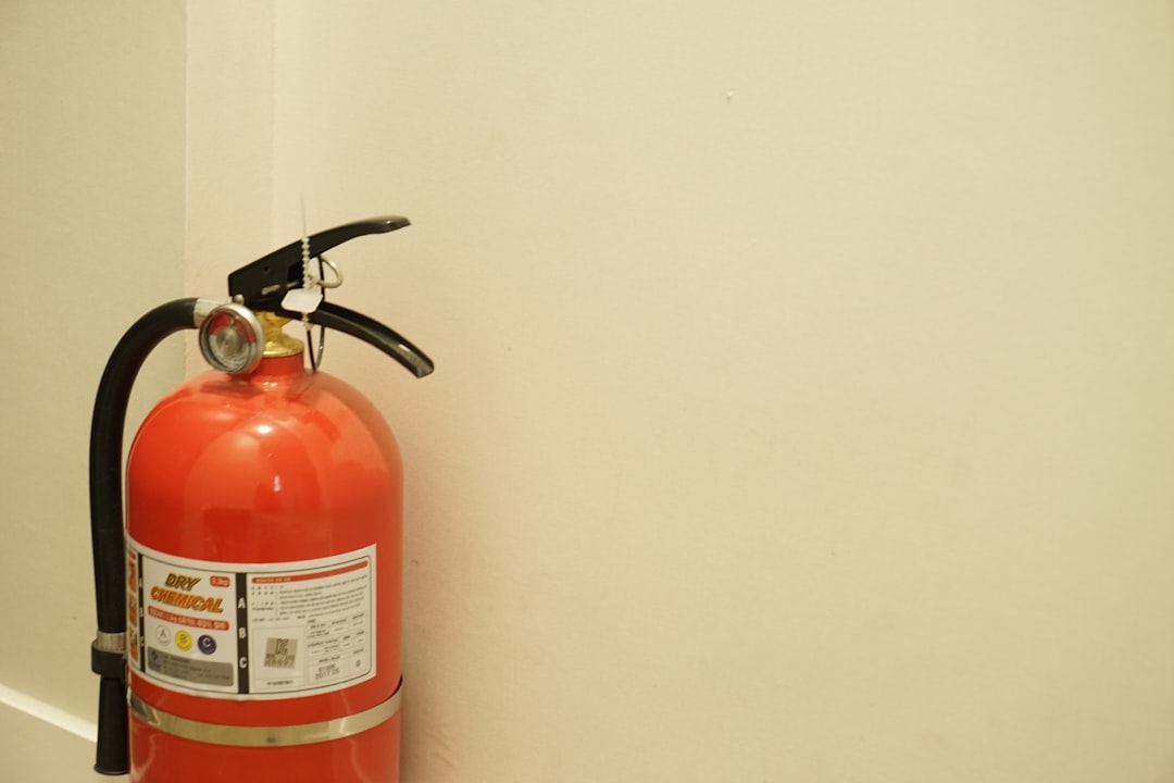 美睫产品安全标准升级：孕妇可用级低敏原料的应用与检测要点