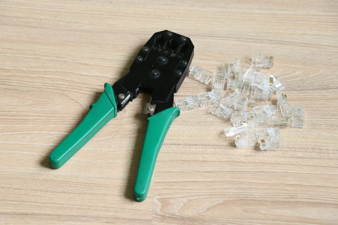 如期美睫产品系列技术优势：低敏配方与持久定型工艺对比